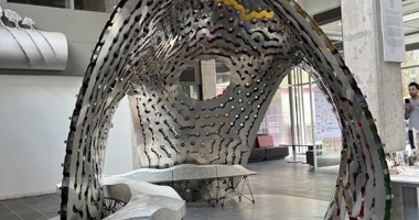 Un nouveau système structurel et d'assemblage pour les « peaux profondes » architecturales portantes - Le pavillon Cnidaria - AluQuébec